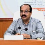 अधिकारी अपनी जिम्मेदारी समझें, गम्भीरता और सक्रियता से दायित्वों का करें निर्वहन – अरुण साव