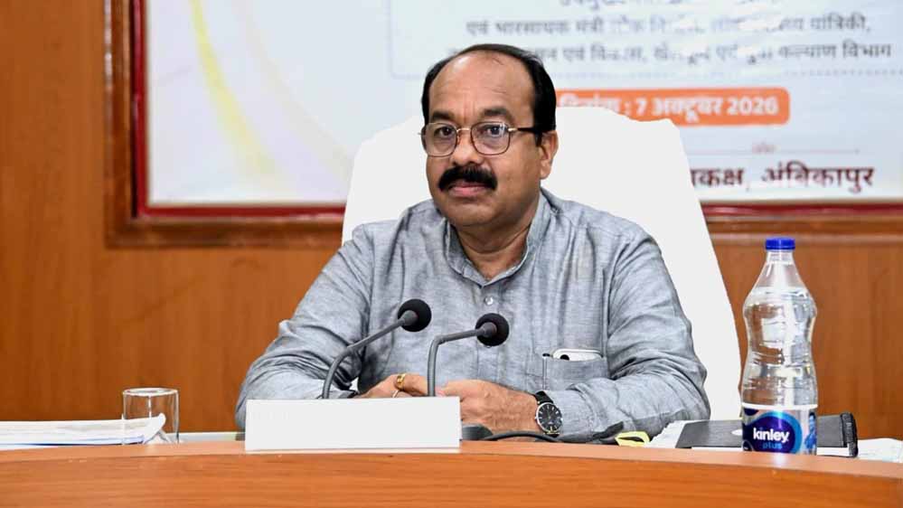 अधिकारी अपनी जिम्मेदारी समझें, गम्भीरता और सक्रियता से दायित्वों का करें निर्वहन – अरुण साव