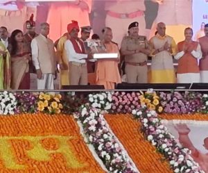 योगी सरकार का ग्राम प्रहरियों को तोहफा, मानदेय बढ़ोतरी के साथ मोबाइल और स्वास्थ्य सुरक्षा का लाभ योगी सरकार का ग्राम प्रहरियों को तोहफा, मानदेय बढ़ोतरी के साथ मोबाइल और स्वास्थ्य सुरक्षा का लाभ