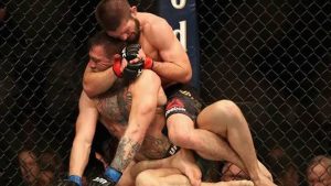 UFC Fight Rules: ऑक्टागन में कैसे जीतते हैं फाइटर्स, नॉकआउट से लेकर पॉइंट सिस्टम तक पूरी जानकारी UFC Fight Rules: ऑक्टागन में कैसे जीतते हैं फाइटर्स, नॉकआउट से लेकर पॉइंट सिस्टम तक पूरी जानकारी