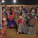 गरबा में जाने को लेकर भोपाल में बयानबाजी तेज, मुफ्ती ने बताया हराम; हिंदू संगठन भी कर रहे विरोध