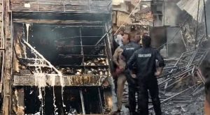 न्यू मार्केट में आग बुझाने में देरी, 400 रेहड़ियों के अतिक्रमण से दमकल का रास्ता रुका