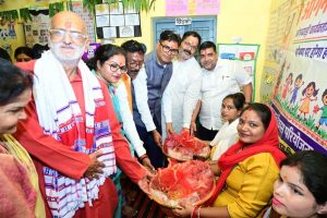 आंगनबाड़ी कार्यकर्ताओं, सहायिकाओं और मितानिनों का किया सम्मान, गर्भवती महिलाओं की हुई गोदभराई
