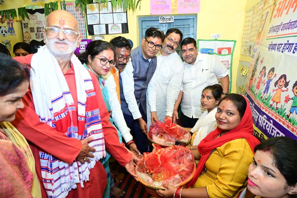 आंगनबाड़ी कार्यकर्ताओं, सहायिकाओं और मितानिनों का किया सम्मान, गर्भवती महिलाओं की हुई गोदभराई आंगनबाड़ी कार्यकर्ताओं, सहायिकाओं और मितानिनों का किया सम्मान, गर्भवती महिलाओं की हुई गोदभराई