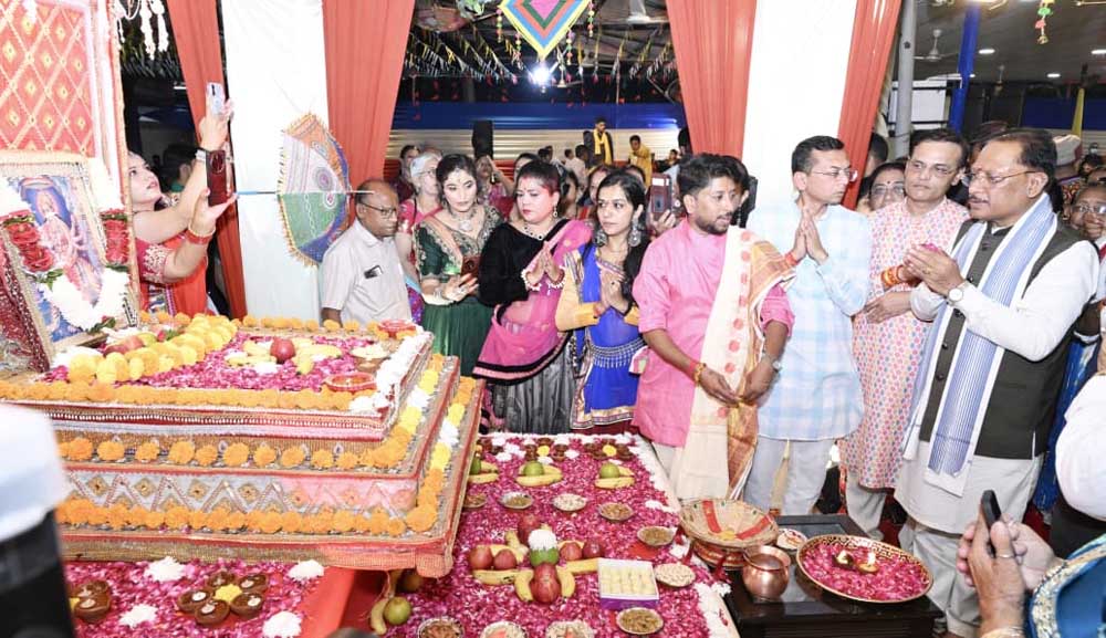 नवरात्रि शक्ति की आराधना और नारी सम्मान का महापर्व : मुख्यमंत्री विष्णु देव साय नवरात्रि शक्ति की आराधना और नारी सम्मान का महापर्व : मुख्यमंत्री विष्णु देव साय