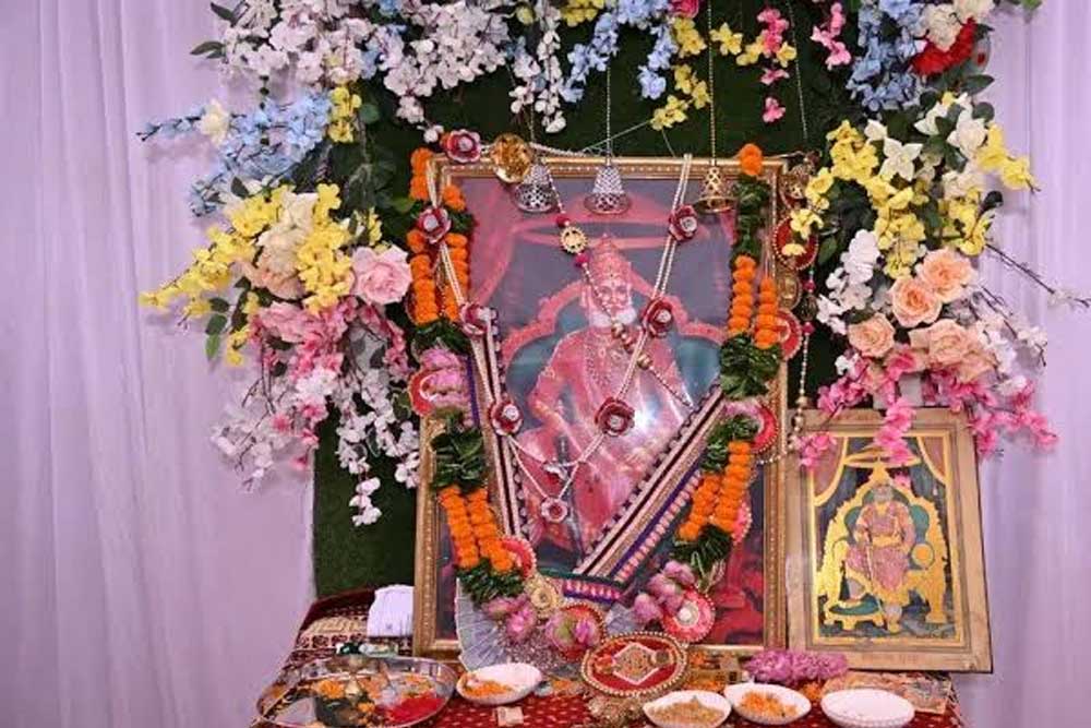 आज सर्वजन प्रांतीय अग्रवाल महासभा द्वारा भगवान अग्रसेन जी की महाआरती एवं अनेक प्रतियोगिताएं आयोजित