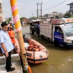 बाढ़ प्रभावितों को राहत पहुंचाने के लिए युद्ध स्तर पर कार्य कर रही योगी सरकार, नगर विकास मंत्री ने फैजुल्लागंज-दाउदनगर में किया निरीक्षण बाढ़ प्रभावितों को राहत पहुंचाने के लिए युद्ध स्तर पर कार्य कर रही योगी सरकार, नगर विकास मंत्री ने फैजुल्लागंज-दाउदनगर में किया निरीक्षण