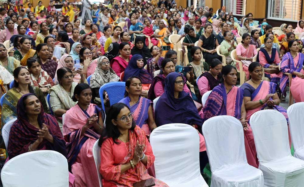 गर्भवती महिलाओं की हुई गोद भराई, माताओं को वितरित की गईं फूड बास्केट
