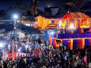 बस्तर दशहरा में फूल रथ की परिक्रमा, पारंपरिक रीति-रिवाजों के साथ निभाई गई रस्म