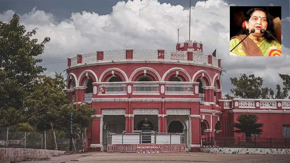 कुलपति के खिलाफ सोशल मीडिया पर पोस्ट को लेकर बवाल, खैरागढ़ संगीत विश्वविद्यालय के स्टाफ ने जताई नाराजगी कुलपति के खिलाफ सोशल मीडिया पर पोस्ट को लेकर बवाल, खैरागढ़ संगीत विश्वविद्यालय के स्टाफ ने जताई नाराजगी