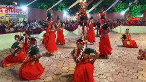 सुआ नृत्य की मनमोहक प्रस्तुति से गूंजा बलौदाबाजार, लोक संस्कृति की दिखी झलक