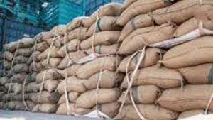 CG में धान खरीदी से पहले बारदाने की व्यवस्था तेज, पीडीएस और राइस मिलरों से मदद ले रहा मार्कफेड CG में धान खरीदी से पहले बारदाने की व्यवस्था तेज, पीडीएस और राइस मिलरों से मदद ले रहा मार्कफेड