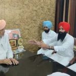 धान की फसल भीगने से किसानों में रोष, हरियाणा के कृषि मंत्री के सामने जताया विरोध