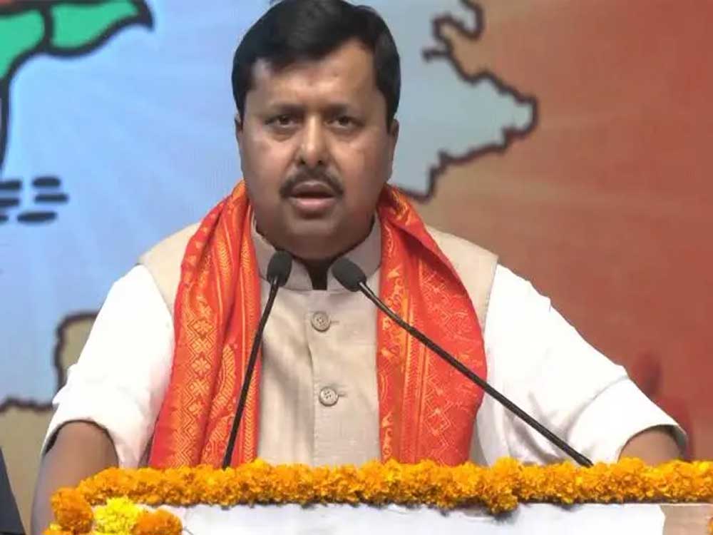 कांग्रेस के शहजादे विरासत से आए, मोदी जनादेश से प्रधानमंत्री बने: नितिन नवीन
