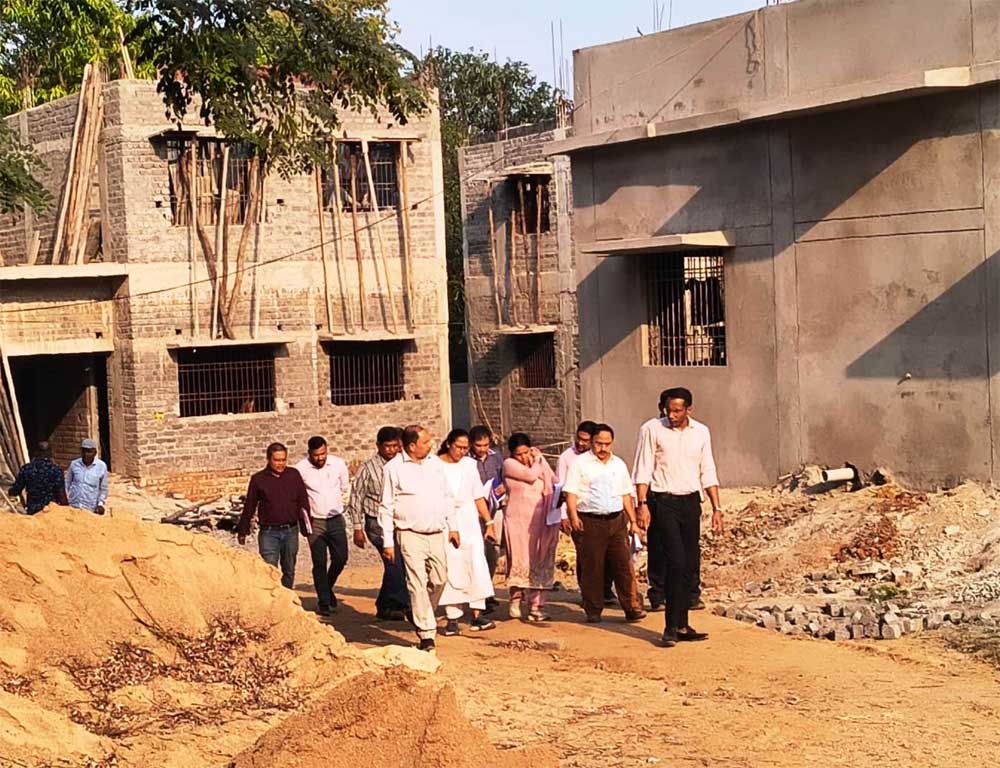 गुणवत्ता के साथ निर्धारित समयावधि में कार्य पूर्ण करने के दिए निर्देश
