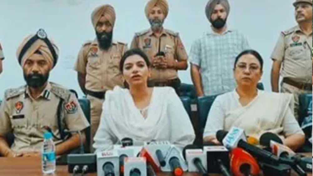 परविंदर झोटा मामले पर पटियाला में बोले सीएम मान, केंद्र सरकार पर साधा निशाना परविंदर झोटा मामले पर पटियाला में बोले सीएम मान, केंद्र सरकार पर साधा निशाना