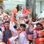 अमृतसर में अनोखी धार्मिक परंपरा, मन्नत पूरी होने पर बच्चे बने लंगूर, दर्शन के लिए पहुंचे श्रद्धालु अमृतसर में अनोखी धार्मिक परंपरा, मन्नत पूरी होने पर बच्चे बने लंगूर, दर्शन के लिए पहुंचे श्रद्धालु