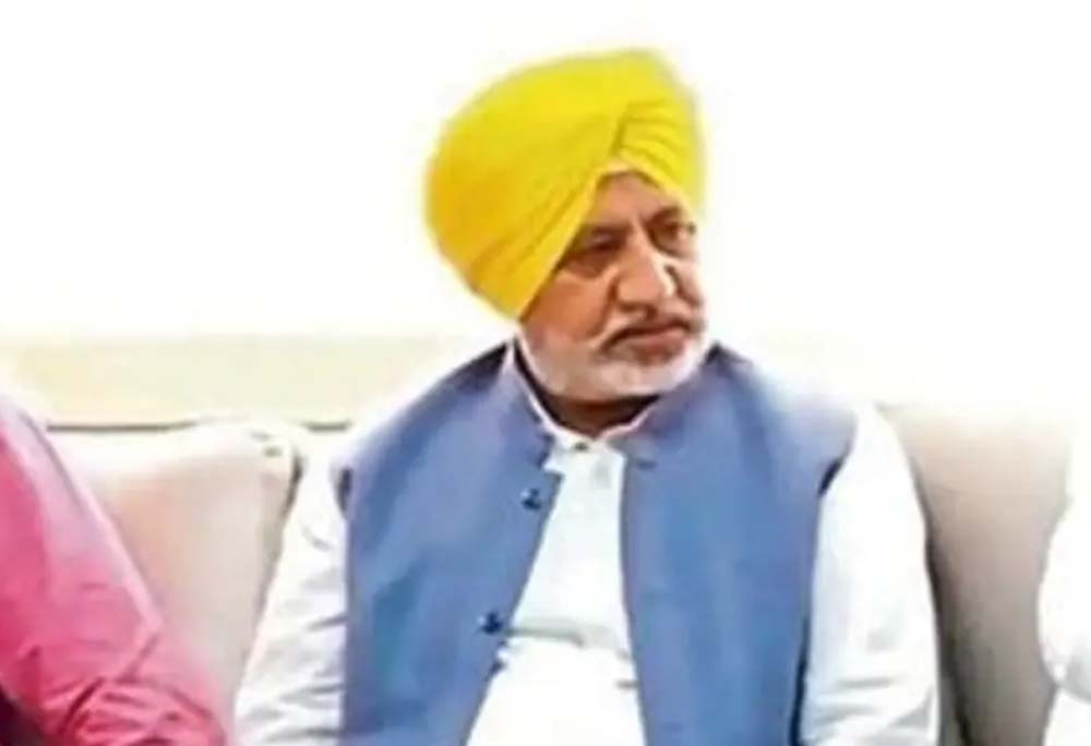 सुखबीर बादल से AAP ने पूछा सवाल, बहरीन से बीवी लाने और गाड़ी देने का मामला