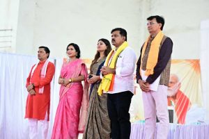 मुख्यमंत्री विजय शर्मा हुए शामिल पंडरिया विधायक भावना बोहरा, फिल्म विकास निगम की अध्यक्ष मोना सेन सहित जनप्रतिनिधियों ने की सहभागिता मुख्यमंत्री विजय शर्मा हुए शामिल पंडरिया विधायक भावना बोहरा, फिल्म विकास निगम की अध्यक्ष मोना सेन सहित जनप्रतिनिधियों ने की सहभागिता