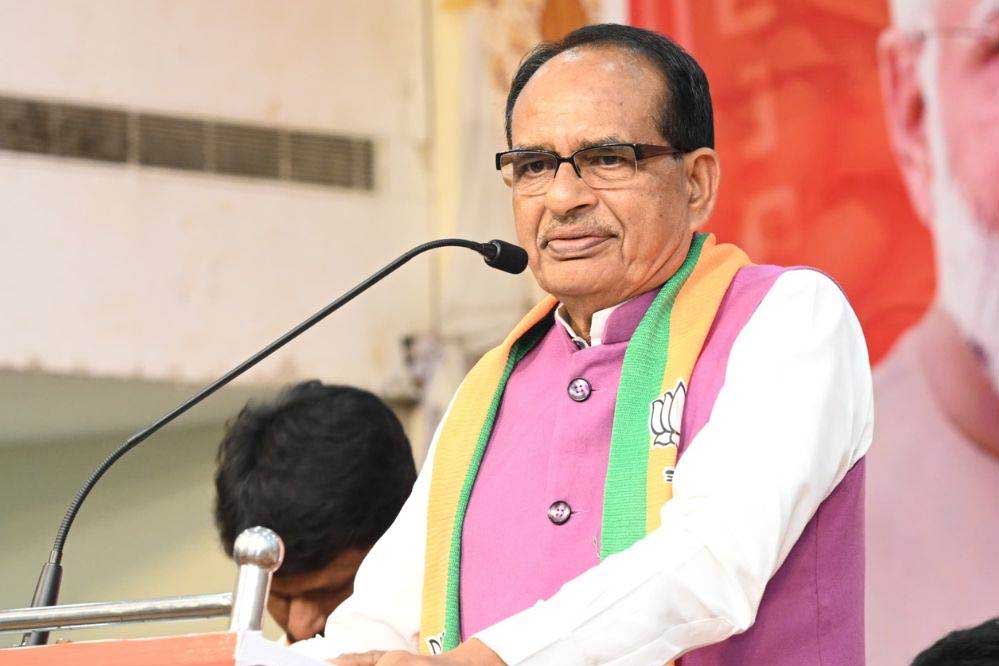 ‘दूसरों के वोट डलते थे, मतपेटियां लूटी जाती थीं’, शिवराज ने कांग्रेस पर साधा निशाना