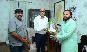 राज्यपाल रमेन डेका से महाराजा कमल चंद्र भंज देव ने की भेंट राज्यपाल रमेन डेका से महाराजा कमल चंद्र भंज देव ने की भेंट