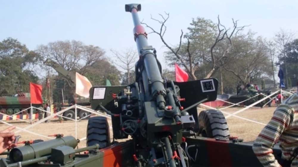 46 किमी दूर तक अचूक निशाना! धनुष तोप से प्रभावित हुई सेना, जीसीएफ में होगा नई तोप का निर्माण 46 किमी दूर तक अचूक निशाना! धनुष तोप से प्रभावित हुई सेना, जीसीएफ में होगा नई तोप का निर्माण