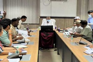 उपभोक्ताओं को निर्बाध विद्युत आपूर्ति और सरल, सुगम विद्युत सेवाएं उपलब्ध कराएं : ऊर्जा मंत्री  तोमर