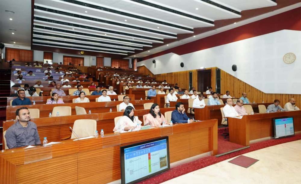 नगरीय प्रशासन विभाग के प्रमुख सचिव ने रायपुर नगर निगम के कार्यों की समीक्षा की