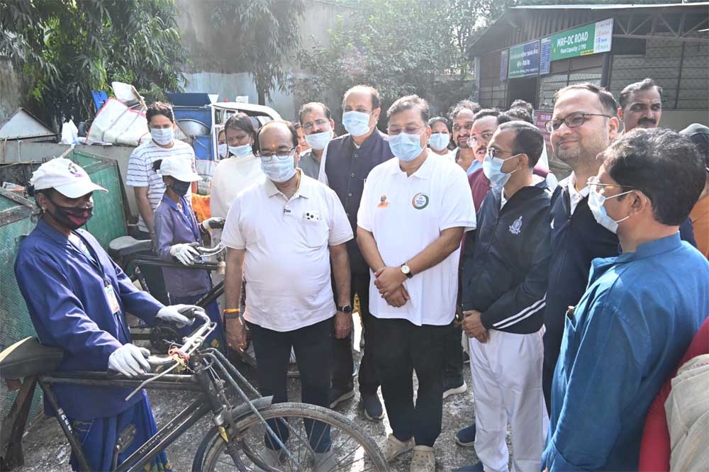 सफाई व्यवस्था बेहतर करने और नियमित मॉनिटरिंग के दिए निर्देश