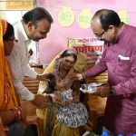 “बच्चों के अंदर अपना बचपना ढूंढता हूं…” जमीन पर बैठकर बच्चों संग खेले श्री अरुण साव “बच्चों के अंदर अपना बचपना ढूंढता हूं…” जमीन पर बैठकर बच्चों संग खेले श्री अरुण साव