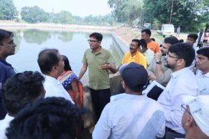 वित्त मंत्री ने कैनाल लिंक रोड, बोइरदादर स्टेडियम, मरीन ड्राइव, तालाबों के सौंदर्यीकरण और ऑक्सीजोन का किया निरीक्षण