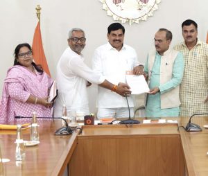 मुख्यमंत्री डॉ. यादव से भारतीय मजदूर संघ के प्रतिनिधिमंडल ने की भेंट