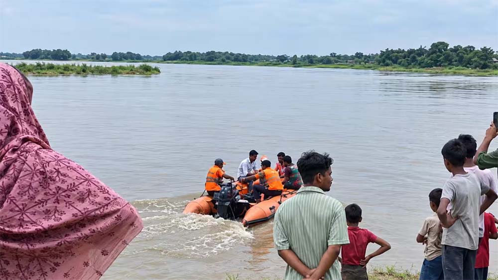 भोज खाने जा रहे लोगों की नाव डूबी, 8 की मौत