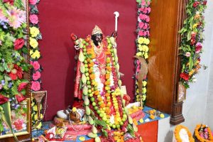 मुख्यमंत्री  साय ने रायपुर के कालीबाड़ी मंदिर एवं दुर्गा पूजा पंडाल में टेका माथा, प्रदेशवासियों की खुशहाली के लिए मांगा आशीर्वाद