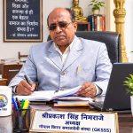 बाढ़ प्रभावितों को आर्थिक मदद और स्टेशनरी सामग्री वितरित