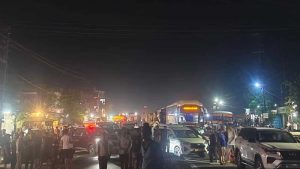 कोठरी में बिजली संकट पर बवाल, ग्रामीणों ने रोका इंदौर-भोपाल हाईवे; सड़क पर थमे वाहन
