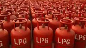 भोपाल में 1 लाख LPG उपभोक्ताओं पर गैस संकट, KYC नहीं कराने पर कनेक्शन ब्लॉक; बुकिंग भी ठप
