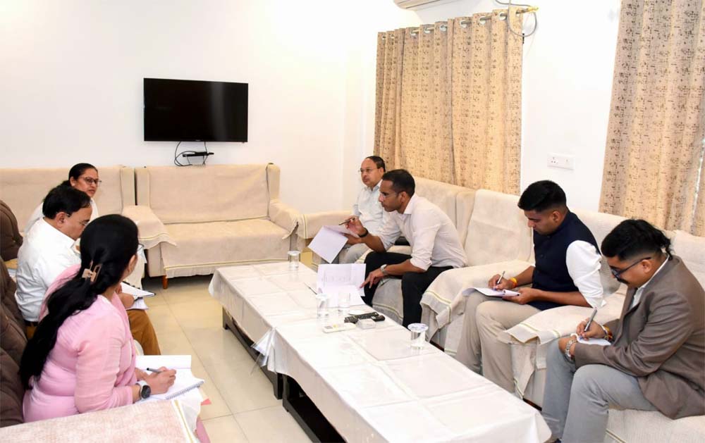 पुराने निर्माण कार्यों को दिसम्बर तक पूर्ण करने के दिए निर्देश