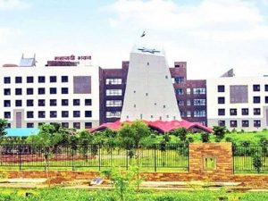 शेरपार-मानपुर-कोहका सड़क के अधूरे और गुणवत्ताहीन निर्माण कार्यों तथा उखड़ी सड़क पर ठेकेदारों को नोटिस, पीडब्ल्यूडी ने 15 दिनों में मांगा जवाब