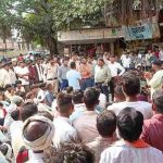 युवती की मौत से मांडू में तनाव, मुख्य चौराहे पर शव रखकर प्रदर्शन; तीन पर केस दर्ज युवती की मौत से मांडू में तनाव, मुख्य चौराहे पर शव रखकर प्रदर्शन; तीन पर केस दर्ज