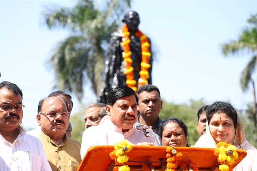 मुख्यमंत्री डॉ. यादव ने महात्मा गांधी और लाल बहादुर शास्त्री की जयंती पर किया नमन