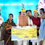 शहडोल में 9.77 लाख से अधिक तेंदूपत्ता संग्राहकों को बोनस शहडोल में 9.77 लाख से अधिक तेंदूपत्ता संग्राहकों को बोनस