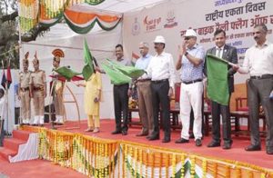 डीजीपी कैलाश मकवाणा ने लाल परेड ग्राउंड से हरी झंडी दिखाकर रैली को किया रवाना डीजीपी कैलाश मकवाणा ने लाल परेड ग्राउंड से हरी झंडी दिखाकर रैली को किया रवाना