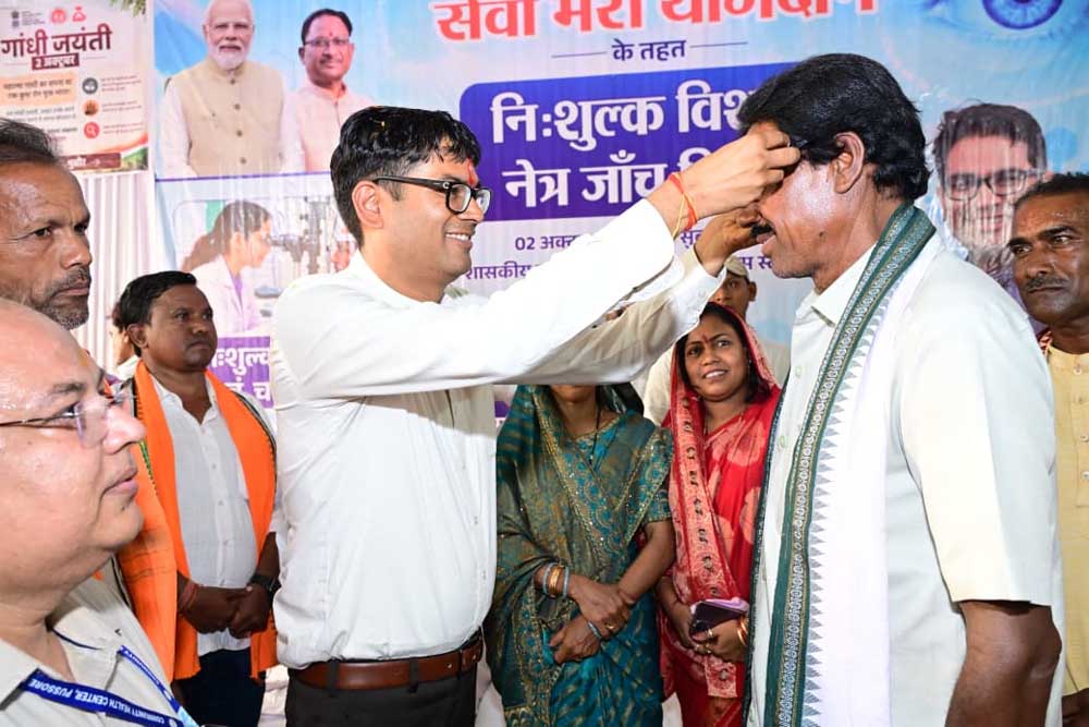 3165 जरूरतमंदों को निःशुल्क चश्मे और 800 लोगों को दवाइयां वितरित