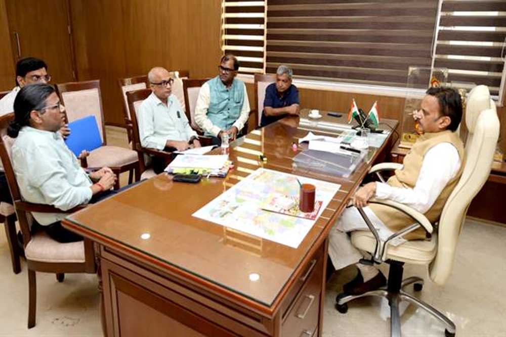 7 जिला चिकित्सालयों में आवश्यकतानुसार नवीन पदों के सृजन की कार्यवाही समय-सीमा में करें पूर्ण: उप मुख्यमंत्री  शुक्ल