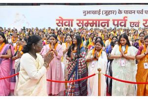किसानों के सम्मान के साथ प्राकृतिक संसाधनों की रक्षा जरूरी: मुर्मु