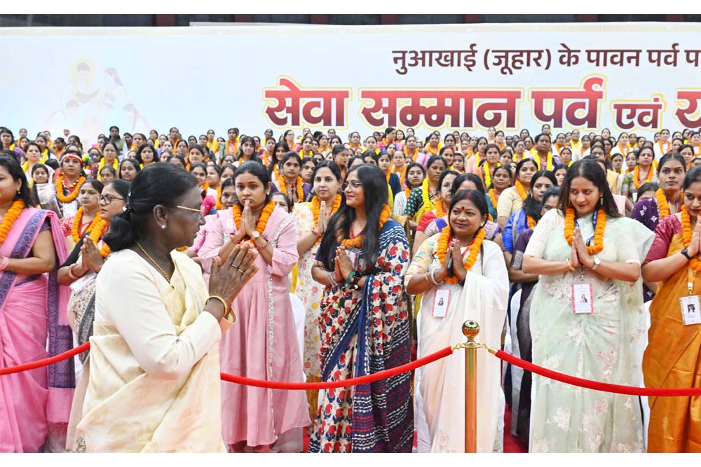 किसानों के सम्मान के साथ प्राकृतिक संसाधनों की रक्षा जरूरी: मुर्मु