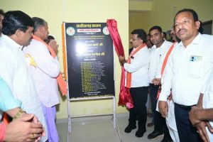 30 लाख के अतिरिक्त कक्ष का किया भूमिपूजन, बाउंड्रीवॉल और बालिका शौचालय के लिए 20 लाख रुपए की घोषणा की