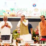 कृषि छात्रों की डिग्री बेकार नहीं जाने देंगे; शॉर्ट और लॉन्ग टर्म रोडमैप पर काम करेगी सरकार- शिवराज सिंह कृषि छात्रों की डिग्री बेकार नहीं जाने देंगे; शॉर्ट और लॉन्ग टर्म रोडमैप पर काम करेगी सरकार- शिवराज सिंह