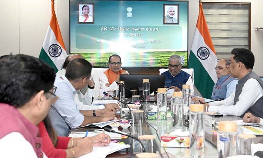 पराली जलाने की रोकथाम के लिए युद्ध स्तर पर उतरें, अब समय बहुत कम: केंद्रीय मंत्री  शिवराज सिंह चौहान
